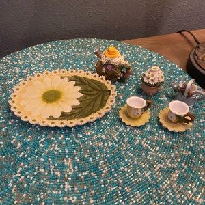 Miniature Daisy Tea Set